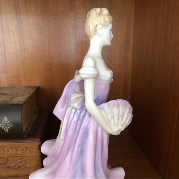 Royal Doulton Figurine - Picture 5 of 6